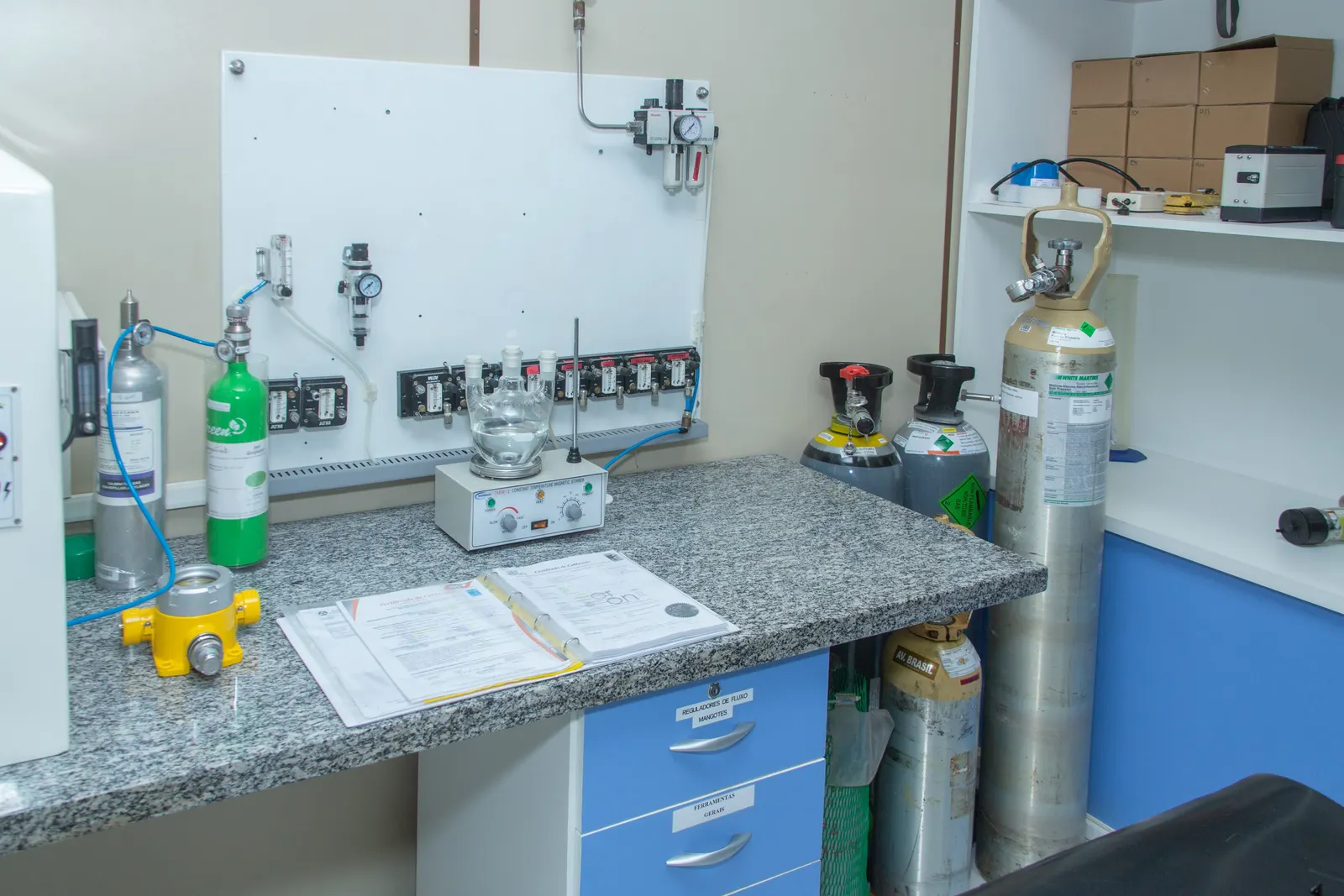 Bancada do laboratório de gases RBC nº 593 da AUTROTEC